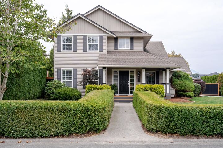 5671 Ellen Street  Chilliwack BC V2R 5N5 photo