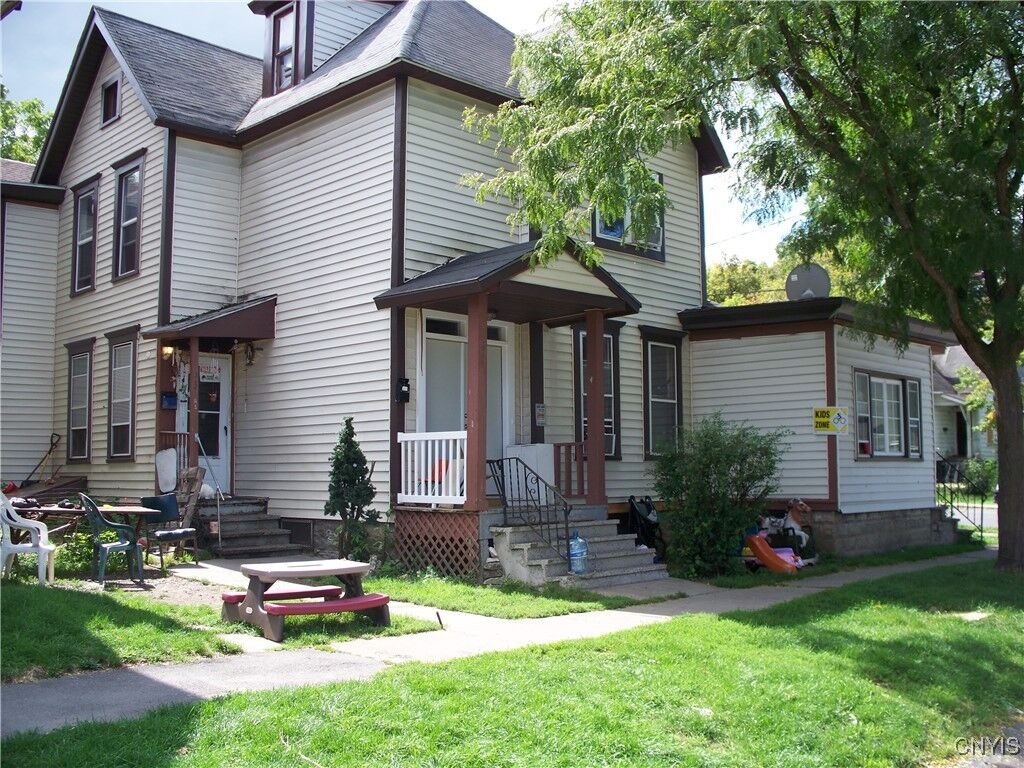 Property Photo:  431 Elliott Street 33  NY 13204 