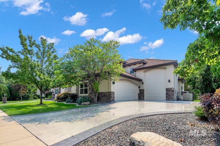 Property Photo:  875 W Watersford Dr  ID 83616 