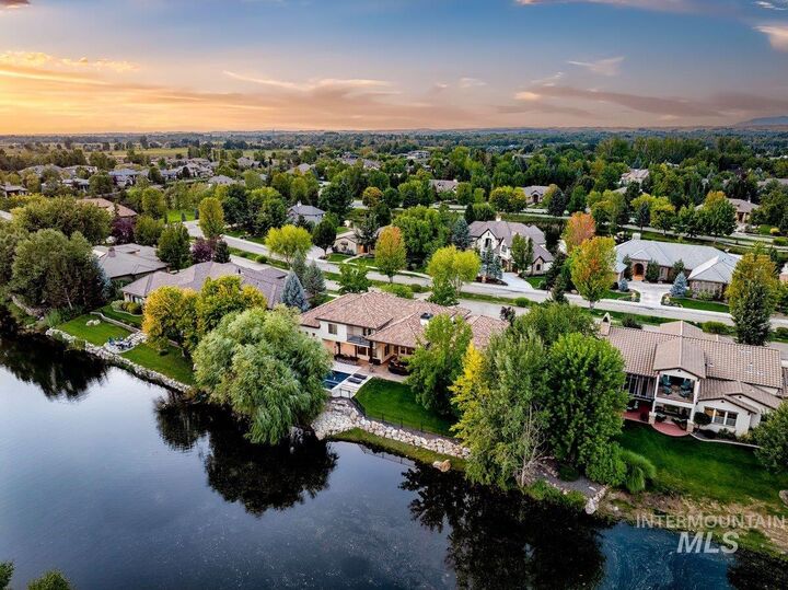 Property Photo: 875 W Watersford Dr ID 83616