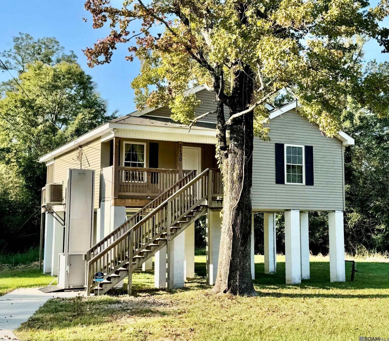 Property Photo: 7130 Comite Dr LA 70714