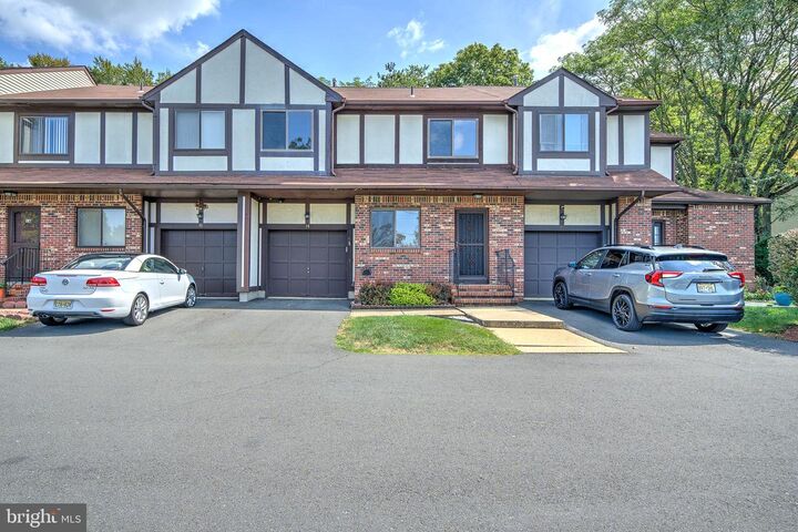 14 Hastings  Ewing NJ 08628 photo