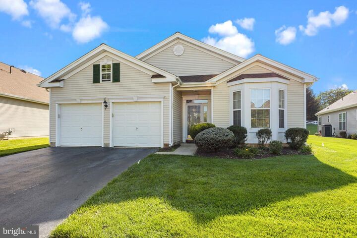 Property Photo:  90 Minuteman Circle  NJ 08501