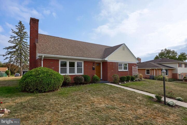 428 Beech Avenue  Hershey PA 17033 photo