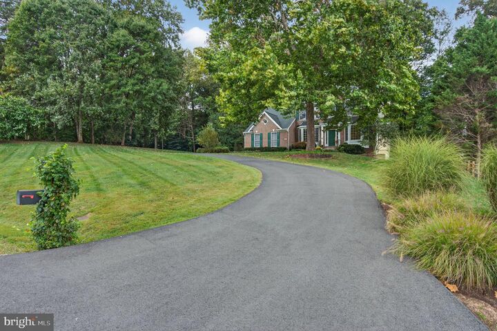 Property Photo:  6408 Jumet Court  VA 22039 