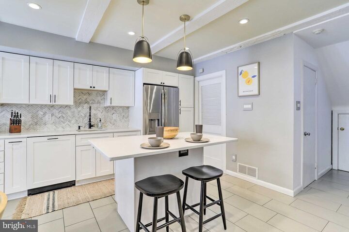 Property Photo: 1201 Lombard Street PA 19147