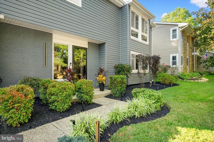 Property Photo:  6906 Deer Run Drive  VA 22306 