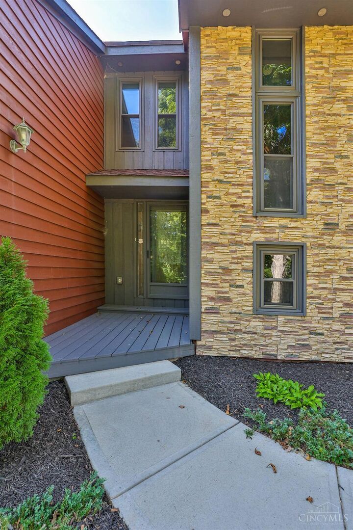 Property Photo:  2352 Banberry Court  IN 47025 