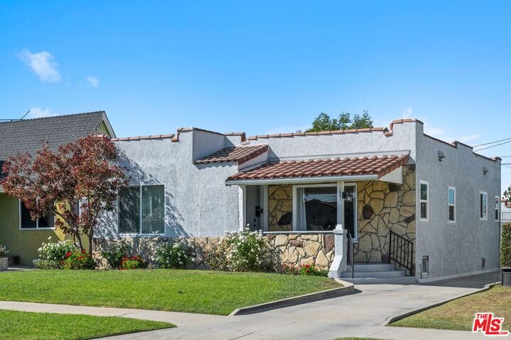 Property Photo:  1951 W 81st St  CA 90047 