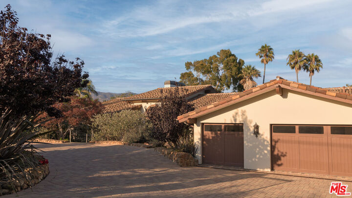 Property Photo: 7046 Grasswood Ave CA 90265