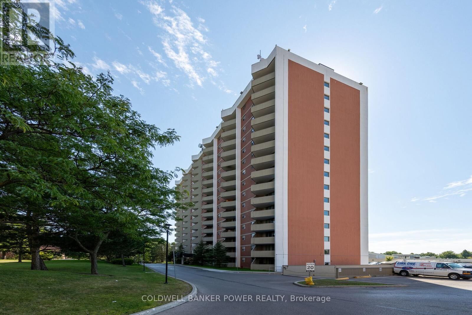 Property Photo:  1105 Jalna Boulevard 1105  ON N6E 2S9 