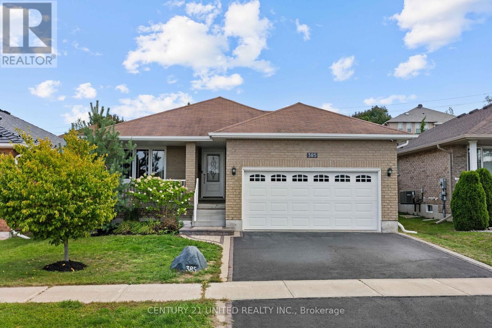 Property Photo:  385 Bianco Crescent  ON K9K 0A5 