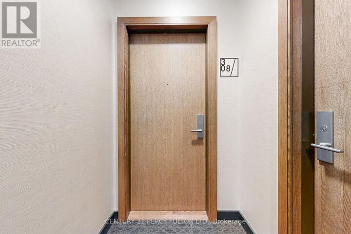 Property Photo:  56 Forest Manor Road 308  ON M2J 1M1 