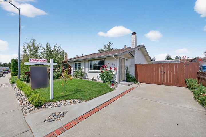 Property Photo: 1810 Peary Way CA 94550