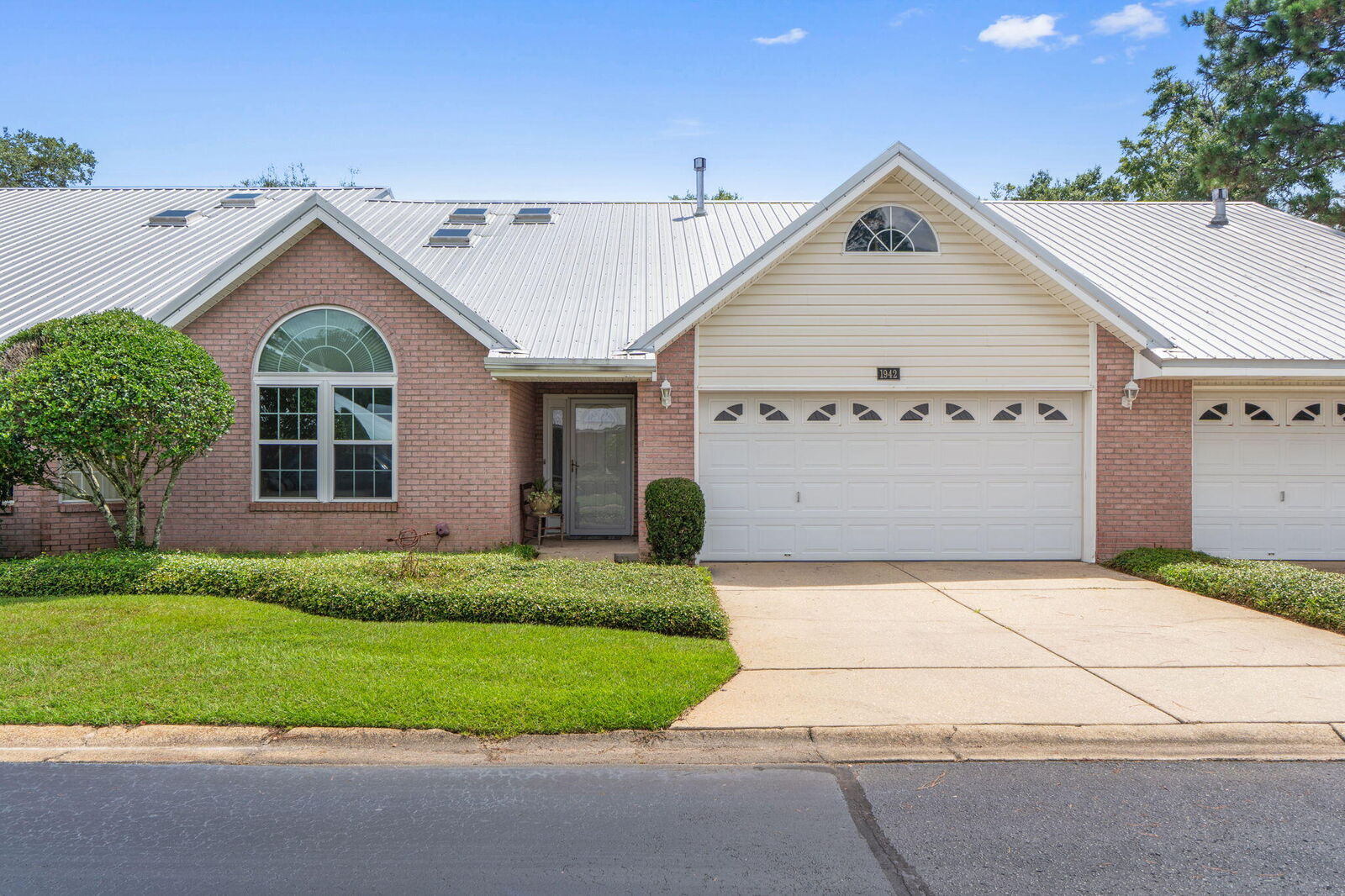 Property Photo:  1942 Woodcrest Ridge 2  FL 32547 