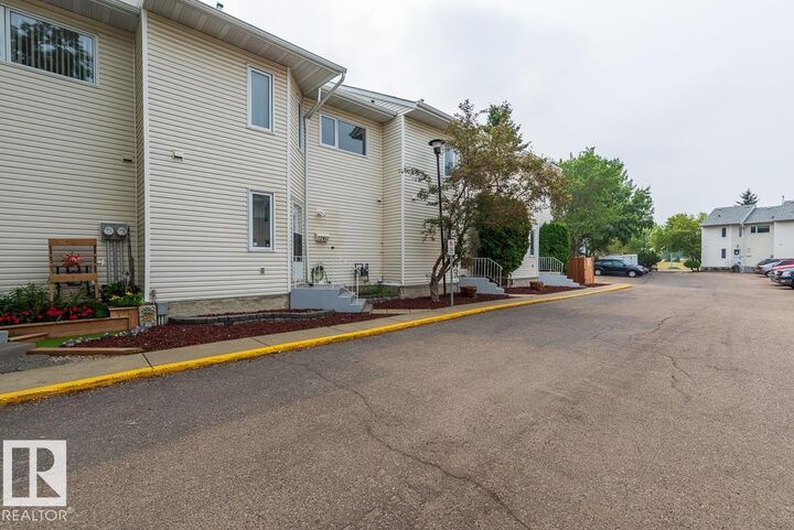 Property Photo:  17411 92 Avenue NW  AB T5T 3W6 