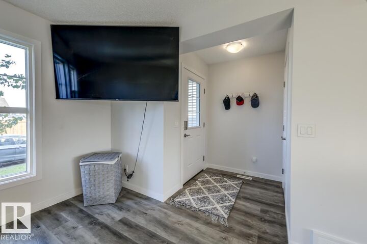 Property Photo:  21007 130 Avenue NW  AB T5S 0L4 