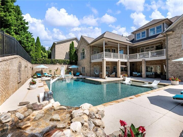 Property Photo:  2564 Northern Oak Drive  GA 30517 