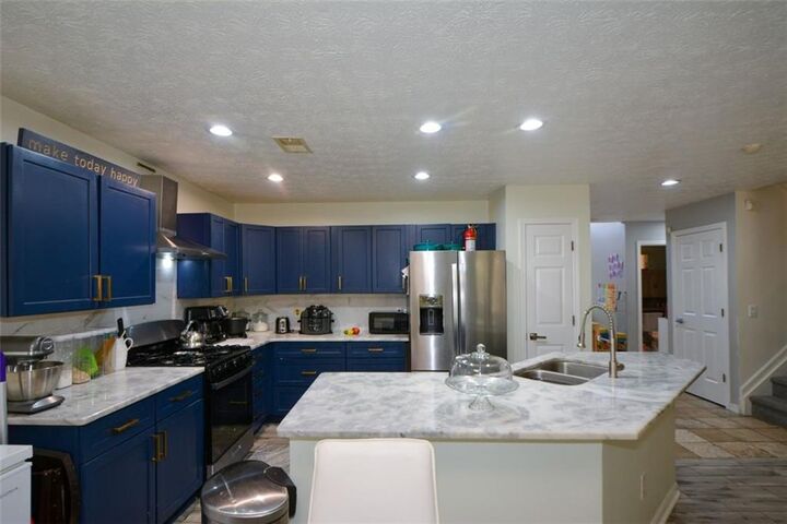 Property Photo: 2155 Carlysle Cove Drive GA 30044