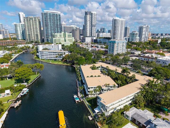 Property Photo:  1000 SE 4th St 117 & 118  FL 33301 