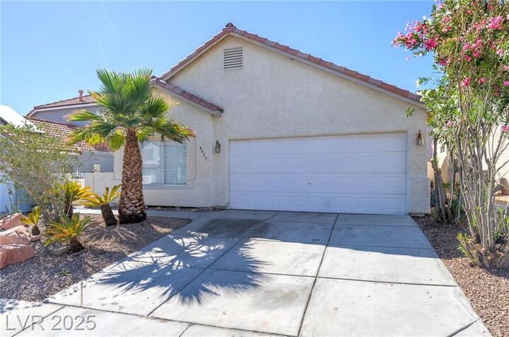 Property Photo: 8433 Cinnamon Hill Avenue NV 89129
