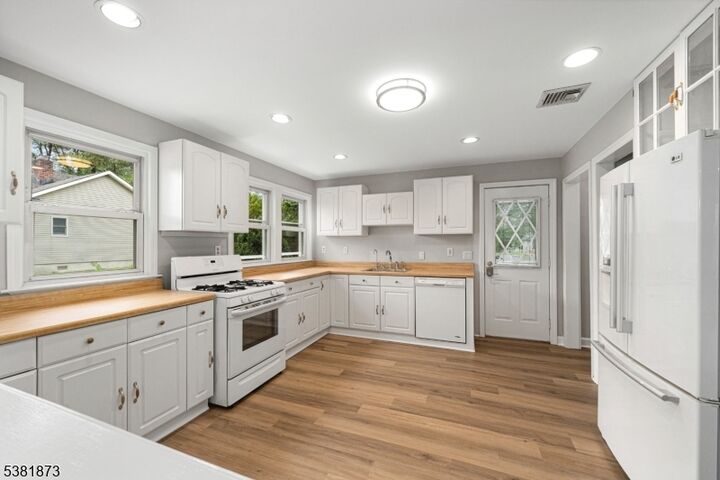 Property Photo:  243 Ridgedale Avenue  NJ 07932 