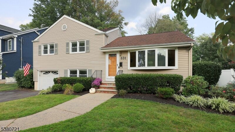 Property Photo: 631 Kensington Dr NJ 07090