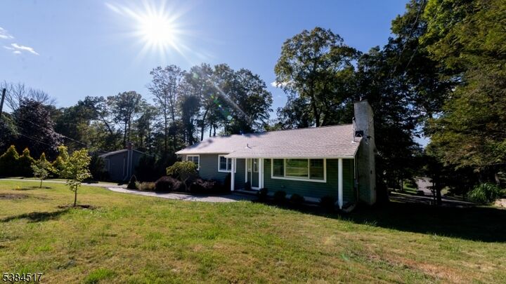 Property Photo:  42 Valley View Trl  NJ 07871 