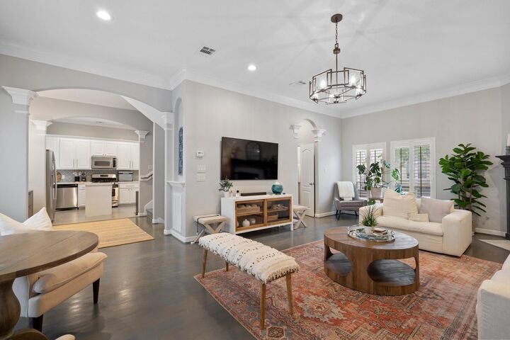 Property Photo:  126 Detering Street D  TX 77007 