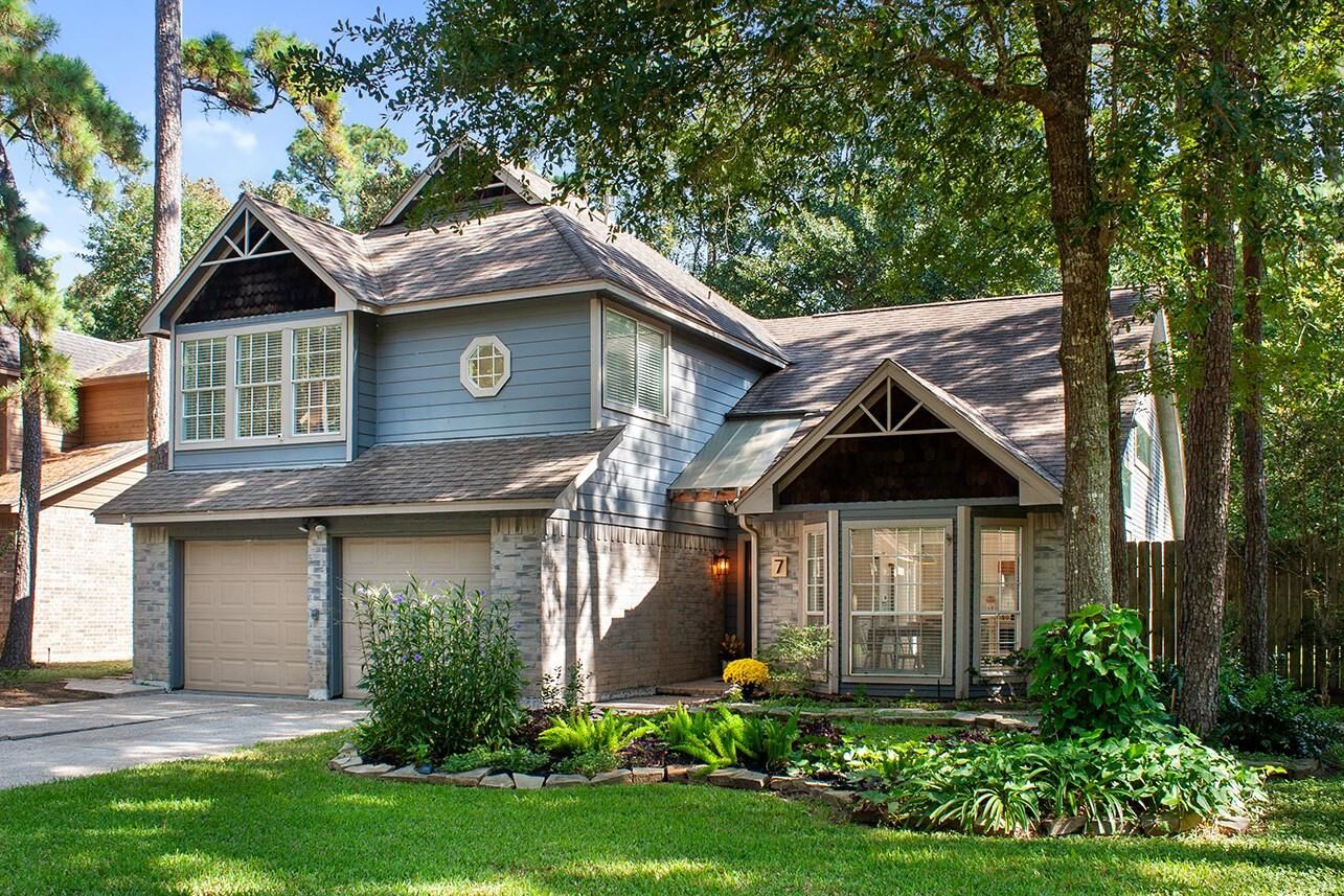 Property Photo: 7 Dusky Meadow Place TX 77381