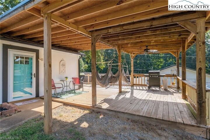 Property Photo:  307 Pinehaven Drive  NC 27292 