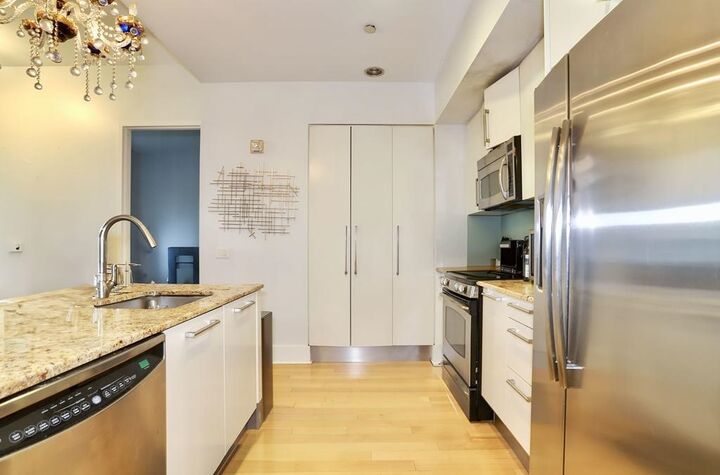 Property Photo: 4 Beacon Way 1110 NJ 07304