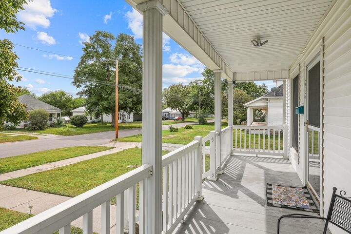 Property Photo:  616 S Stone Street  IA 52591 