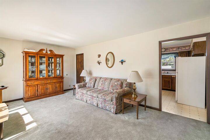 Property Photo: 505 Edgeland Drive IA 50158