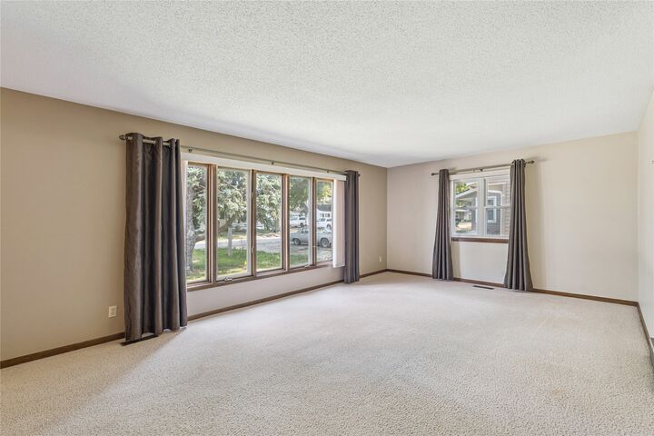 Property Photo: 604 N Claire Street IA 50228