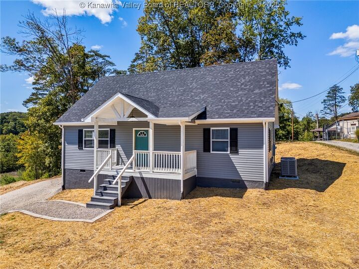 Property Photo:  2711 Airview Drive  WV 25302