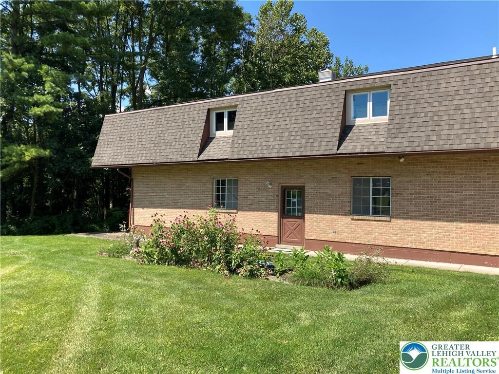 Property Photo:  174 Old Nazareth Pike  PA 18020 