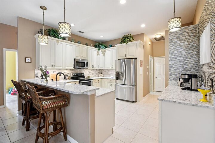 Property Photo: 1105 Shadowbrook Trail FL 32708