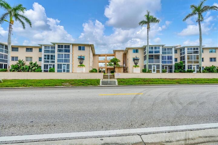 Property Photo: 200 The Esplanade N B20 FL 34285
