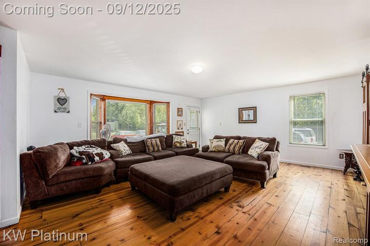 Property Photo:  59290 North Avenue  MI 48096 3902 