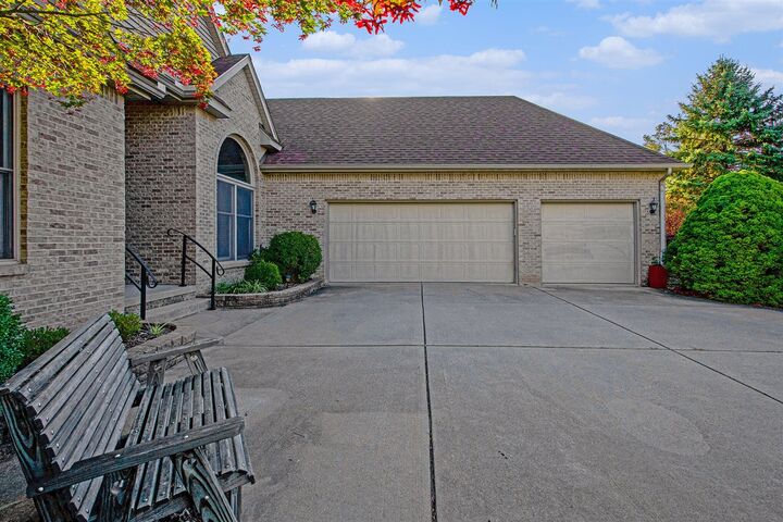 Property Photo:  1242 Baywood Circle  MI 48116-6761 