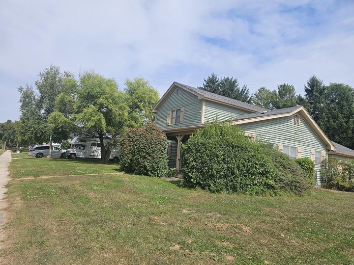 Property Photo:  264 Parkview Dr  WI 53105 