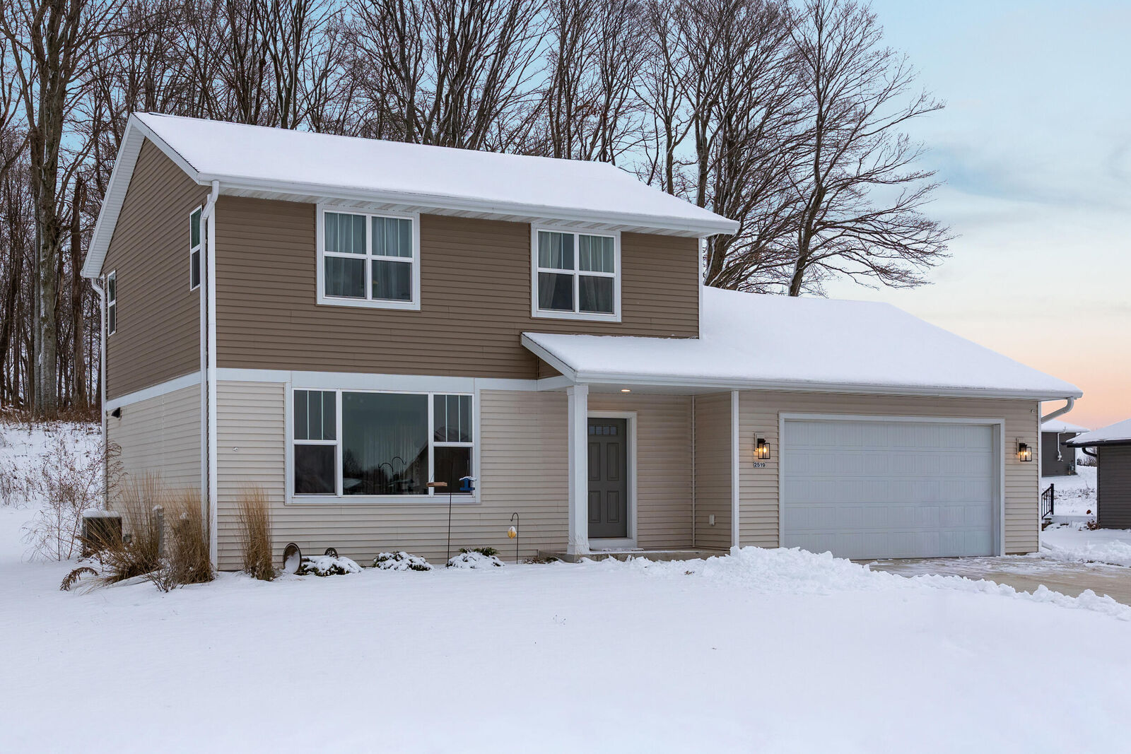 Property Photo:  2519 Stonebrook Dr  WI 53081 