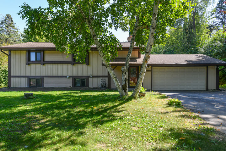 5790 S St Andrews Dr  New Berlin WI 53146 photo