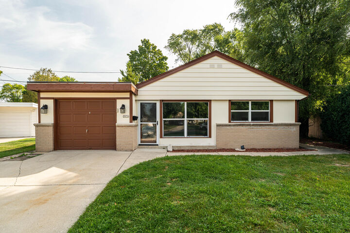 2836 S 56th Ct  Milwaukee WI 53219 photo
