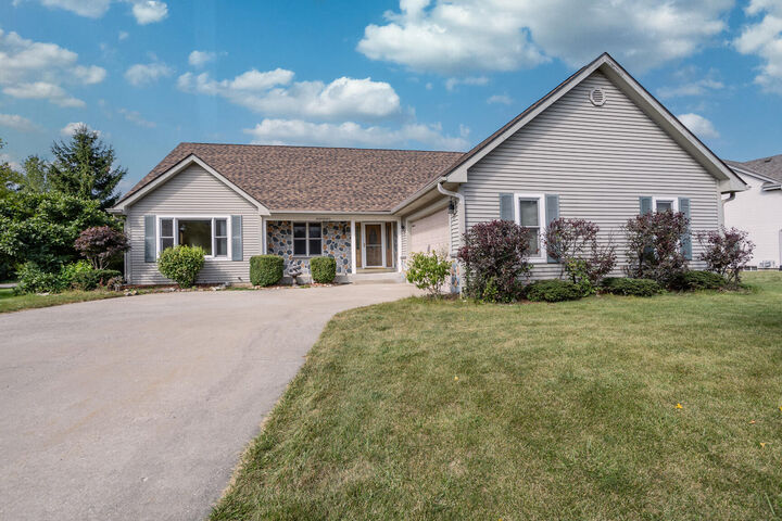 W183n6023 Lost Pond Ct  Menomonee Falls WI 53051 photo