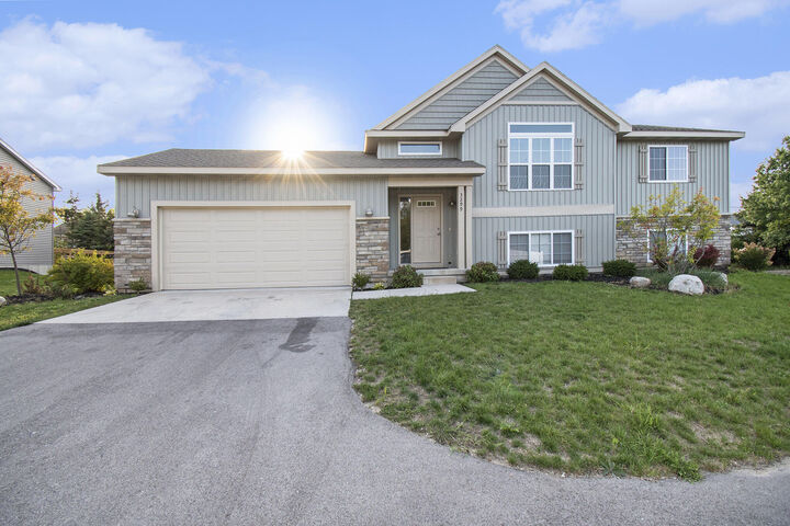 3299 52nd Street SE  Grand Rapids MI 49512 photo