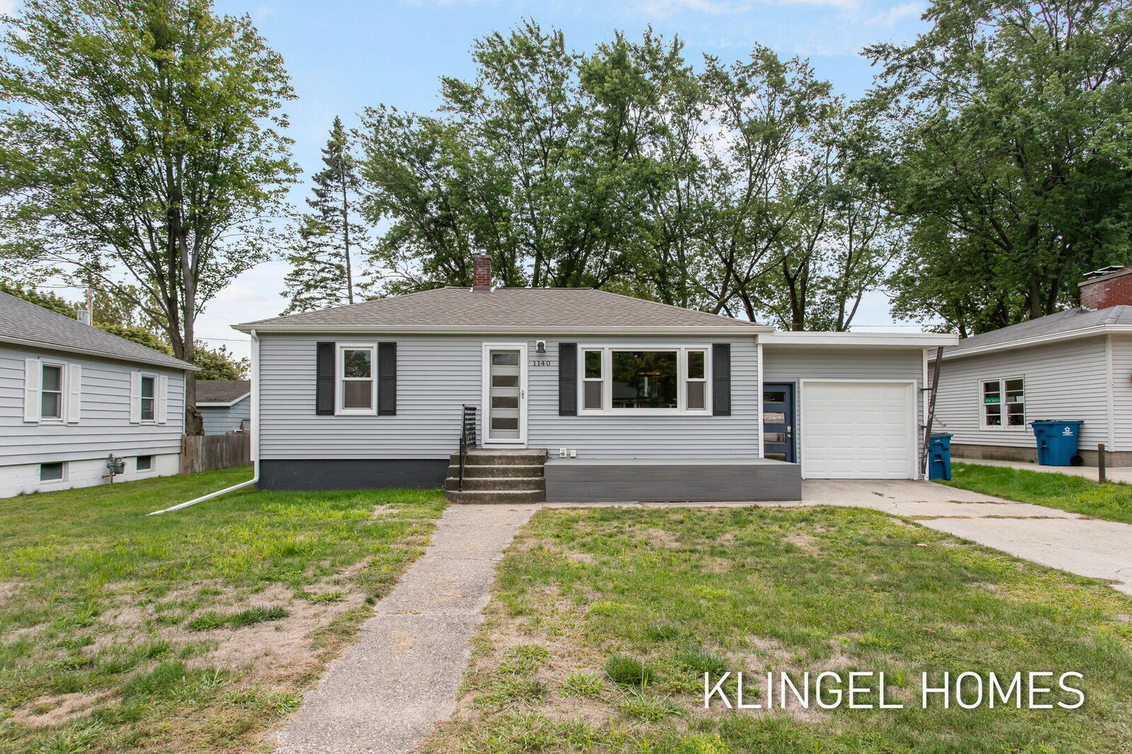 Property Photo:  1140 Waverly Avenue  MI 49417 