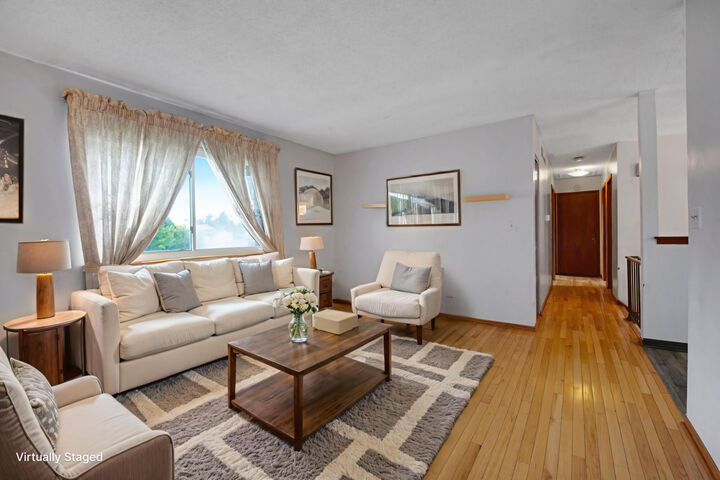 Property Photo:  4565 Dupont Drive  IL 60133 