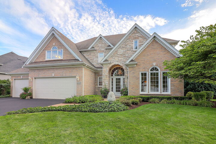 Property Photo: 2228 Foxboro Lane IL 60564